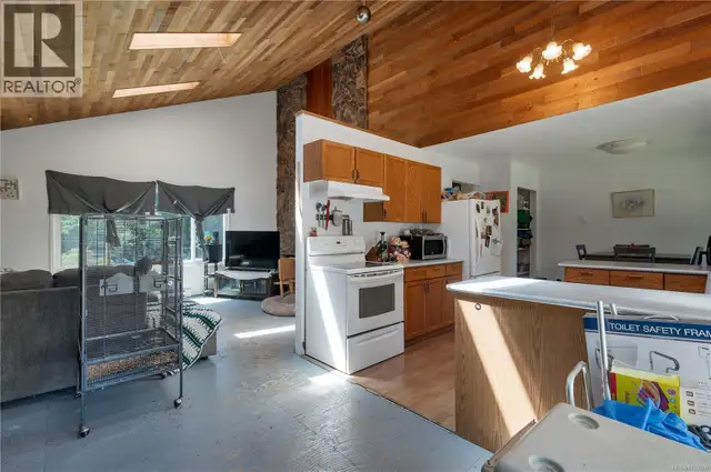 1376 Hooley Rd Quadra Island, British Columbia in Houses for Sale in Campbell River - Image 12