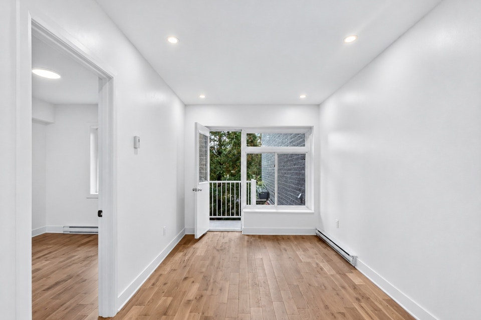 3 et demi limitrophe Plateau Mont Royal avec 4 électroménagers 4