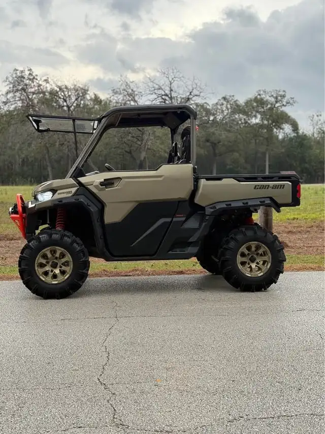 2023 CAN‑AM DEFENDER HD10 XMR W/DOORS! in ATVs in Thunder Bay - Image 6