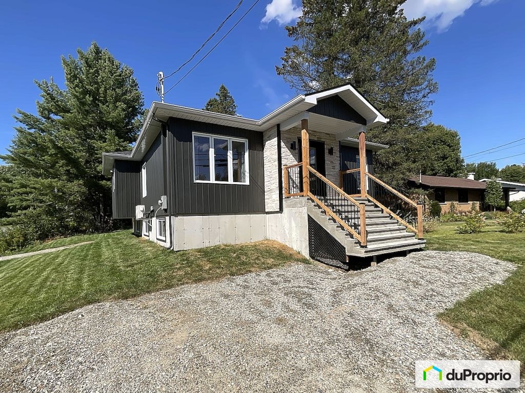 $569,000 - Bungalow for sale in Magog — photo 1