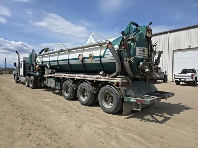 2009 KENWORTH T800 in Heavy Trucks in Saskatoon - Image 4