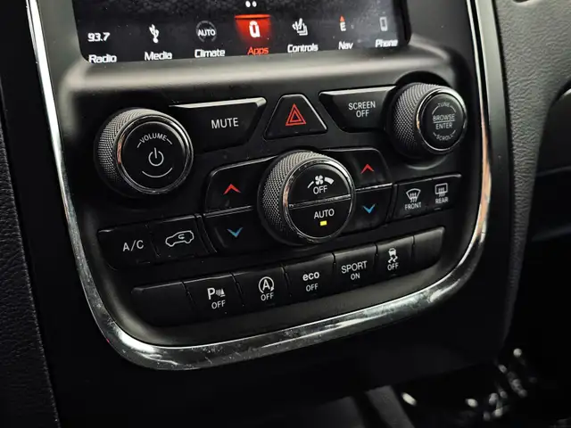 2018 Dodge Durango SXT AWD5610976337474560021