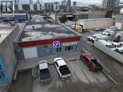 Opportunity to sublease a stand alone building with fenced yard in the heart of downtown Kelowna. Th...