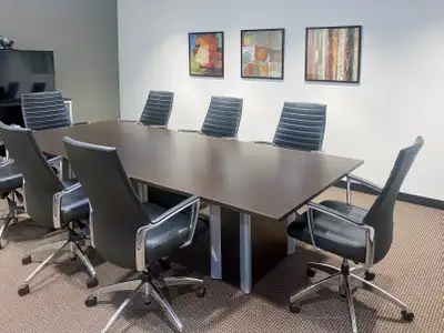 A fully serviced private office with 4 people, ready to use from day one. Work with focus and privac...