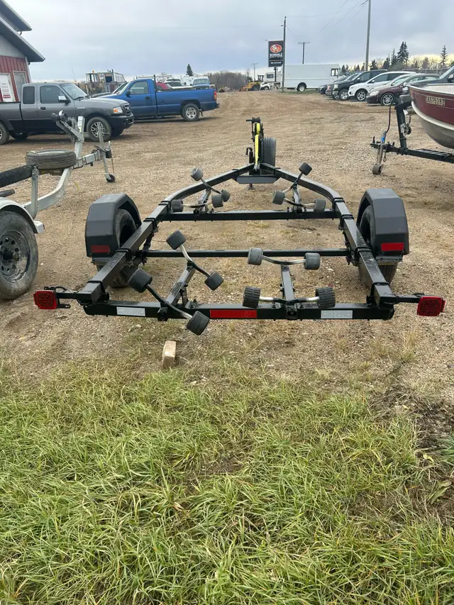 16' Boat Trailer in Powerboats & Motorboats in Prince Albert - Image 5