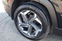 NO ACCIDENT WELL MAINTAINED Luxury Redefined: HYUNDAI TUCSON HYBRID AWD. This SUV Redefines Driving... (image 8)