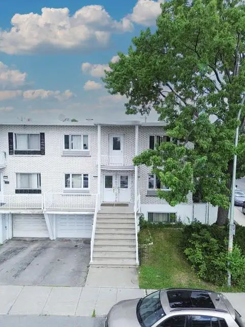 Duplex + bachelor Occ. Triple -- Très Rare à Anjou ! in Houses for Sale in City of Montréal - Image 5