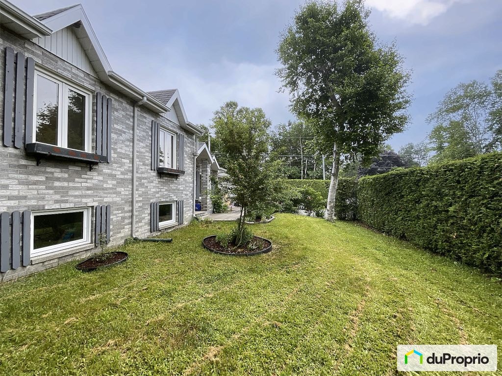 $560,000 - Split Level for sale in Rimouski (Pointe-Au-Père) — photo 1