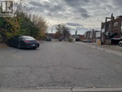 Jackpot location. Parking lot. 6355 Yonge St. 50-storey condo development site. Zoning. RD (fiz; a37...