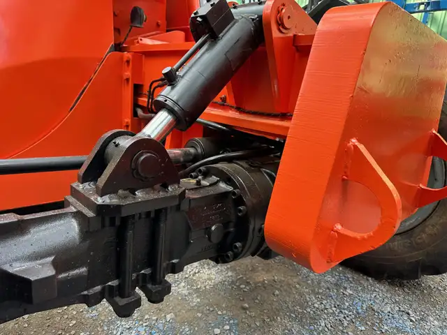 JLG Gradall G6-42A Telehandler Worksite Ready in Heavy Equipment in Hamilton - Image 12
