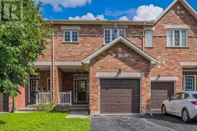 Welcome to this beautifully upgraded Urbandale townhome offering over 1,900 sq. ft. above grade and...