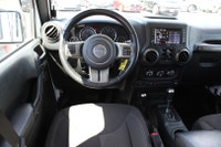 ACCIDENT FREE WELL MAINTAINED ONE OWNER Unleash your spirit of adventure with the 2018 Jeep Wrangler... (image 8)