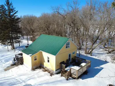 R18//Seven Sisters Falls/Showings Anytime / offers to be received no later than 1 p.m. March 30th -...
