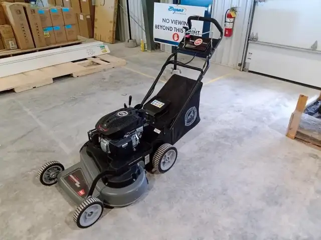 Lawnmowers, Snowblowers and more at Auction  - Ends July 8th in Lawnmowers & Leaf Blowers in Trenton - Image 10