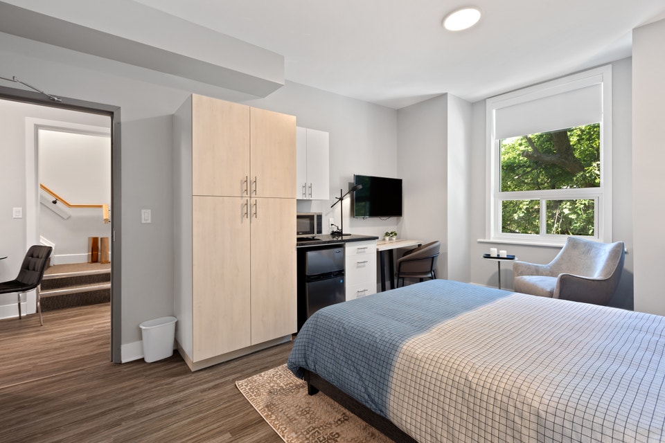 Furnished AllInclusive Private Suites 68 Sweetland Long Term