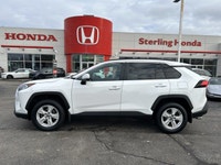 Conquer Canadian roads and city streets alike in this impeccably maintained 2021 Toyota RAV4 XLE, bo... (image 7)