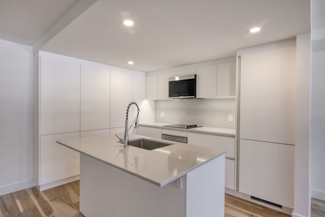 3460 Peel Street 3460 Peel Street — photo 2