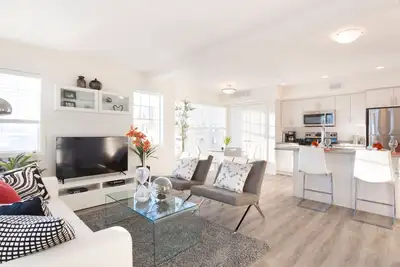 Element Townhomes on Eaglewood - 3 Bed Corner Townhome Townhome