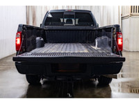 **ONE OWNER - ACCIDENT FREE** 42,316 KM This 2016 Ford F-250 4x4 Crew Cab XL Longbox is powered by a... (image 9)