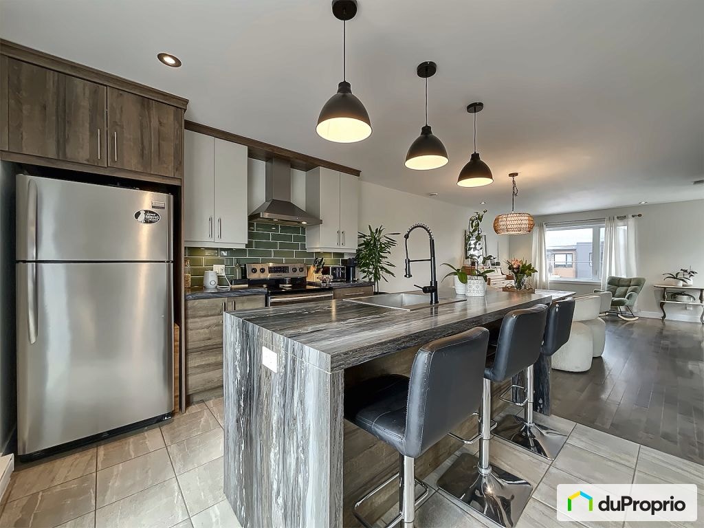$429,000 - Townhouse for sale in Sherbrooke (Rock Forest) — photo 2