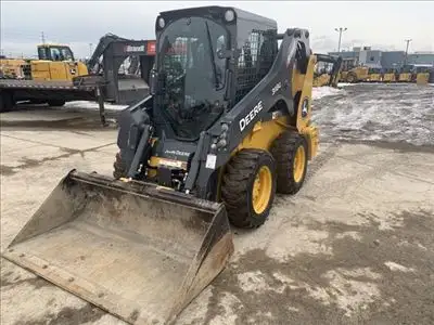 Hours: 456 | Location: Stoney Creek, ON, CA | Booms: Self-Leveling; Buckets: 66 Bucket; Operators St...