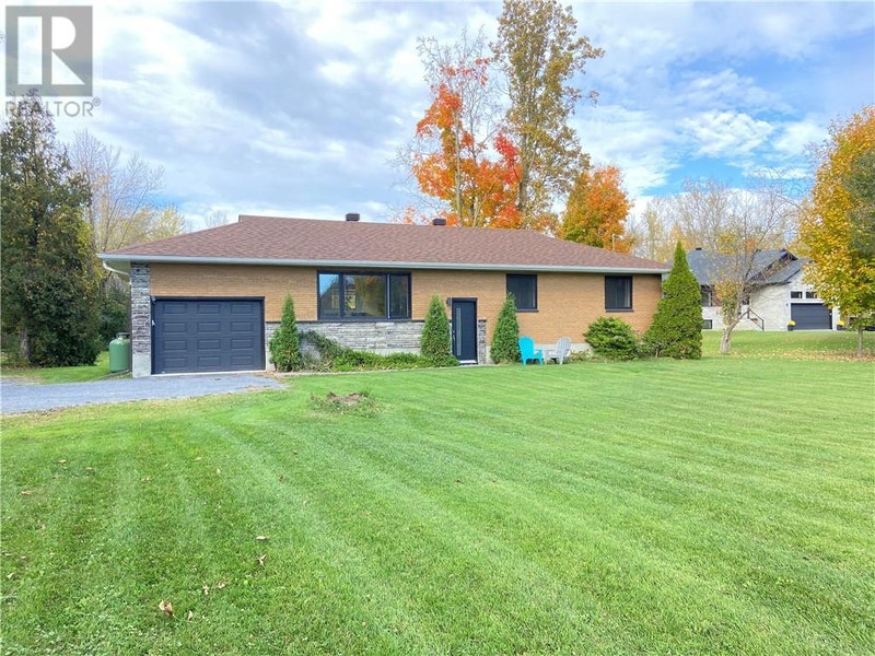 20801 OLD HIGHWAY 2 ROAD Lancaster, Ontario Houses for Sale