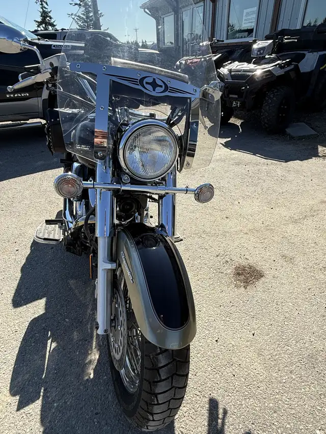 2005 Yamaha V-STAR in Street, Cruisers & Choppers in Red Deer - Image 3