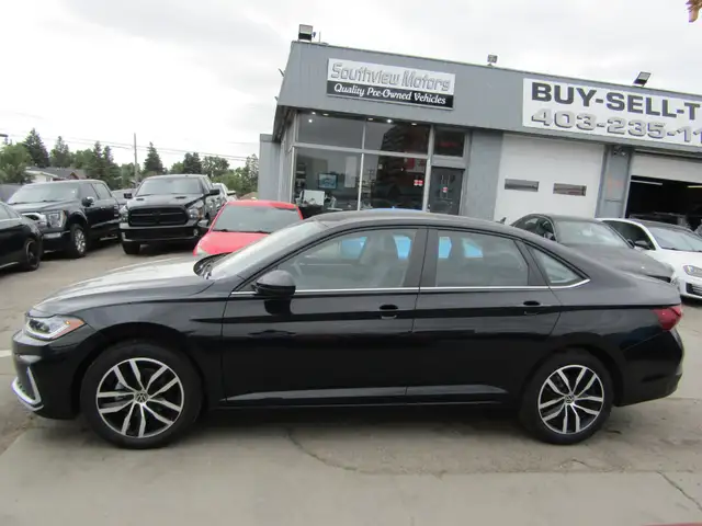 2026 Volkswagen Jetta Comfortline Leather Low KM | CarPlay || Ba in Cars & Trucks in Calgary - Image 10