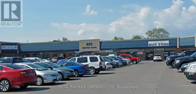 I - 227 BUNTING ROAD St. Catharines (Cushman/Industrial), Ontari in Commercial & Office Space for Rent in St. Catharines - Image 2