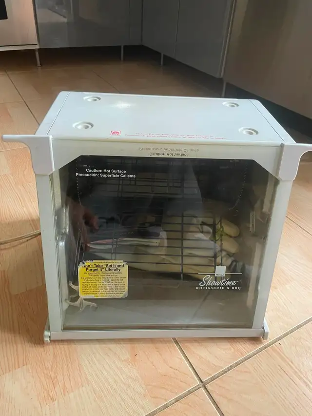 Ronco Showtime Rotisserie & BBQ Oven Model 4000 White Full Size in Microwaves & Cookers in City of Toronto - Image 2