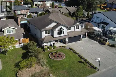 A beautiful 6-bd, 4-bth home in a great Pitt Meadows location with space, flexibility, & a layout th...