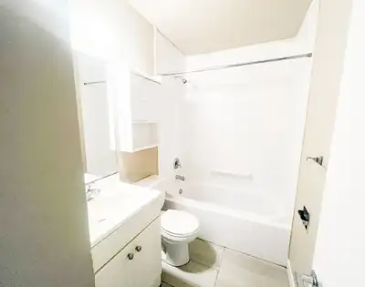 Rae 3900 is professionally managed by Mainstreet Equity Rae 3900 apartments feature renovated suites...