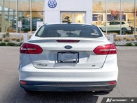 Effortlessly navigate your daily commute or weekend errands in this reliable 2018 Ford Focus SE, boa... (image 3)