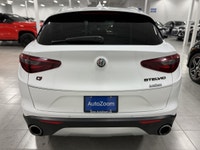 Découvrez ce magnifique Alfa Romeo Stelvio AWD 2018, un VUS de luxe qui se démarque par son design i... (image 5)