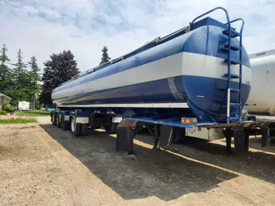 Tanker Trailer 51,500 L, Triaxle with lift axle, has baffles Check out our website for more Trailers...