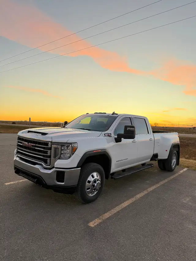 2021 L5P Duramax Dually in Cars & Trucks in Lethbridge - Image 2