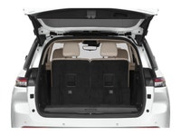 Explore the luxurious 2022 Jeep Grand Cherokee L Limited 4x4, beautifully presented in a sophisticat... (image 5)