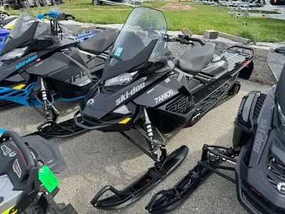 USED 2018 SKI DOO RENEGADE ADRENALINE 850 ETEC 10,901 KM - READY FOR WHEN THE SNOW HITS! $7,599 + HS...
