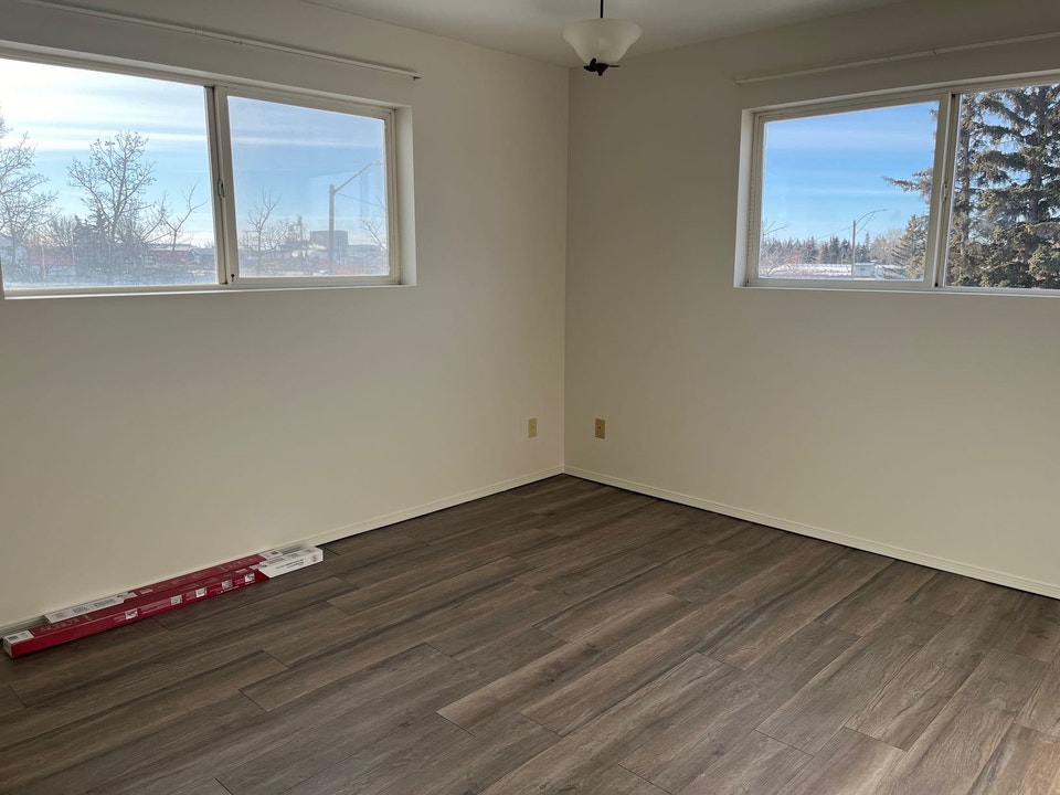 2 Bed 1 Bath Unit in Olds, AB 5
