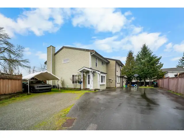 5343 199A STREET Langley, British Columbia in Condos for Sale in Abbotsford - Image 3
