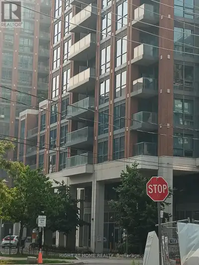 Wilson Subway/Allen Expressway, 401, Large 2 Split Bedroom, 2 Bath, Open Concept, Near to Yorkdale S...