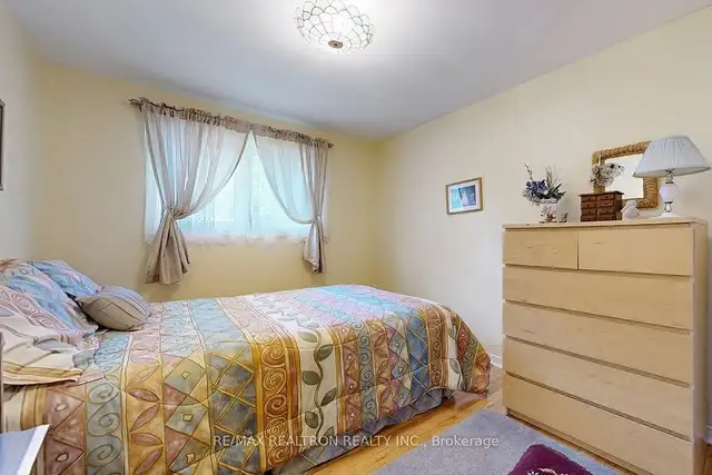 "DREAM" Opportunity!!! in Houses for Sale in Oshawa / Durham Region - Image 7