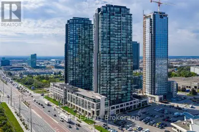 Welcome to the Expo Condos in the heart of the highly sought after area of Downtown Vaughan. Discove...