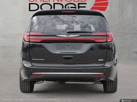 This Chrysler Pacifica has a strong Regular Unleaded V-6 3.6 L/220 engine powering this Automatic tr... (image 4)