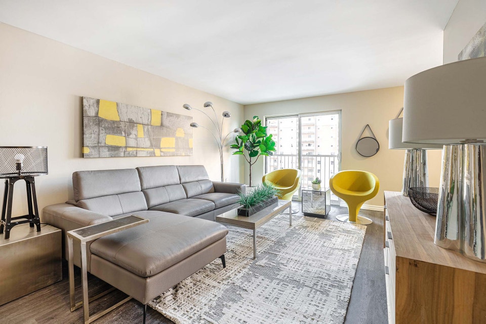 Two Bedroom Apartment for Rent - Walk to Everything! 3