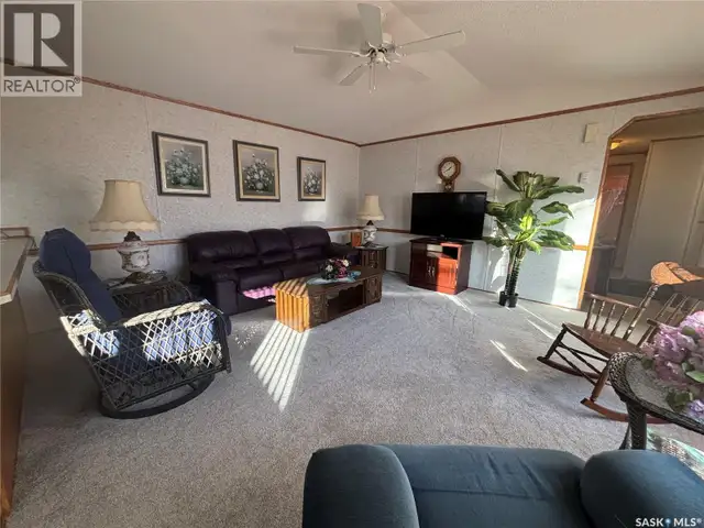 33 Cypress Mobile Home PARK Maple Creek, Saskatchewan in Houses for Sale in Swift Current - Image 13