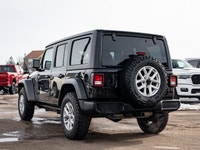 Welcome to Barrie Dodge Chrysler Jeep. TRANSMISSION: 8-SPEED TORQUEFLITE AUTO -inc: 4-Wheel Anti-Loc... (image 5)