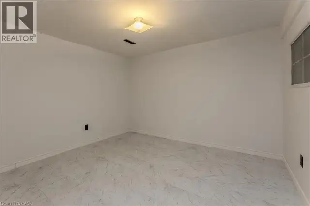 3196 CENTENNIAL Drive Burlington, Ontario in Houses for Sale in Oakville / Halton Region - Image 39