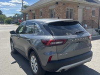 Low Mileage, Apple CarPlay, Android Auto, Power Liftgate, Blind Spot Detection, Lane Keep Assist! In... (image 3)