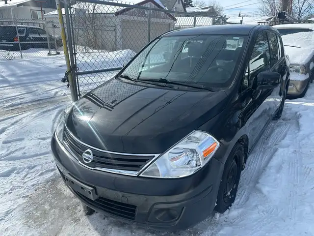 2011 Nissan Versa 1.8 S automatic new safety clean  low km 